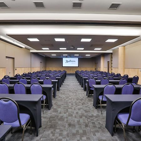 Radisson Sao Paulo Paulista Hotel ภายนอก รูปภาพ A typical classroom at the University of the Philippines Diliman
