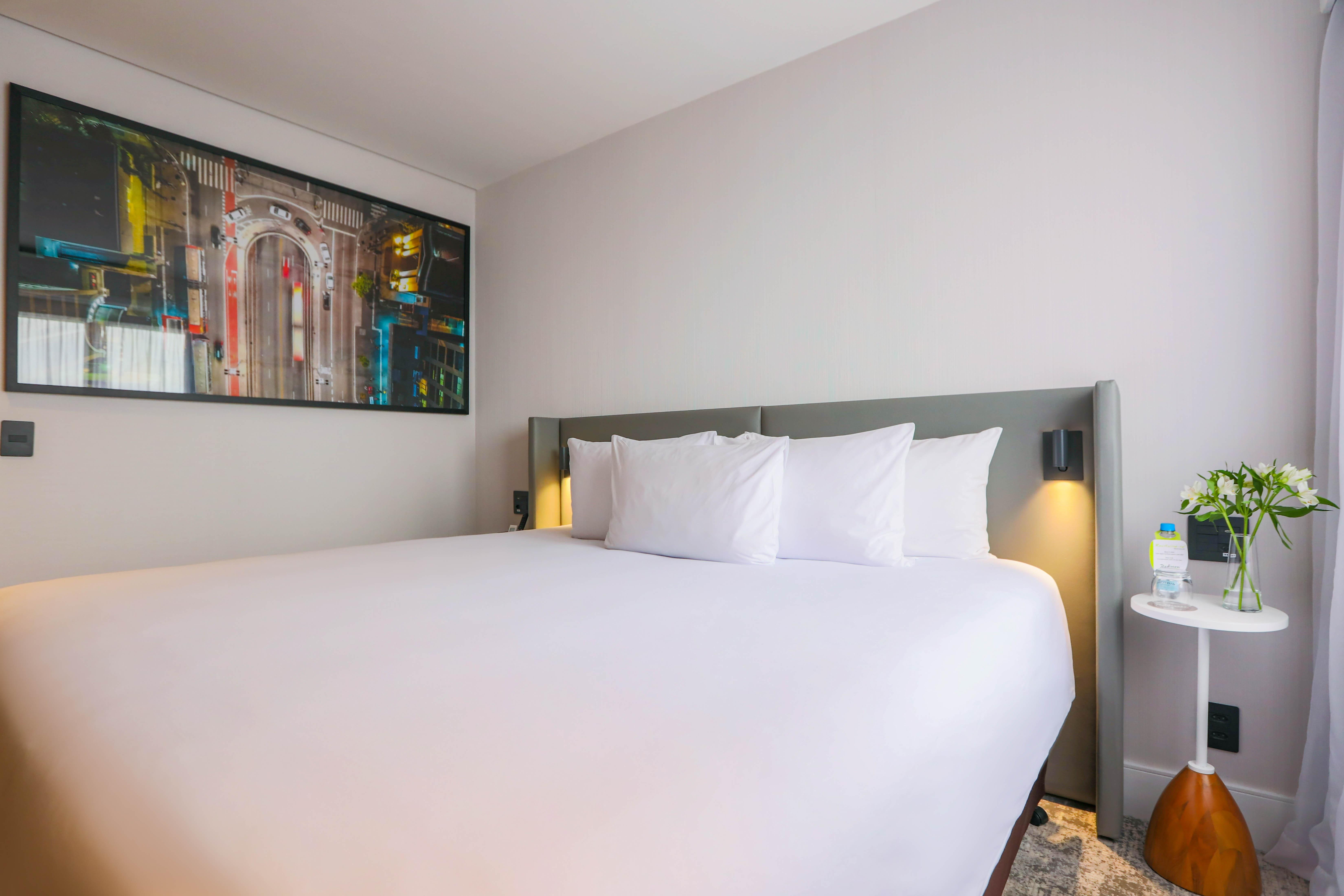 Radisson Sao Paulo Paulista Hotel ภายนอก รูปภาพ A bedroom at the hotel
