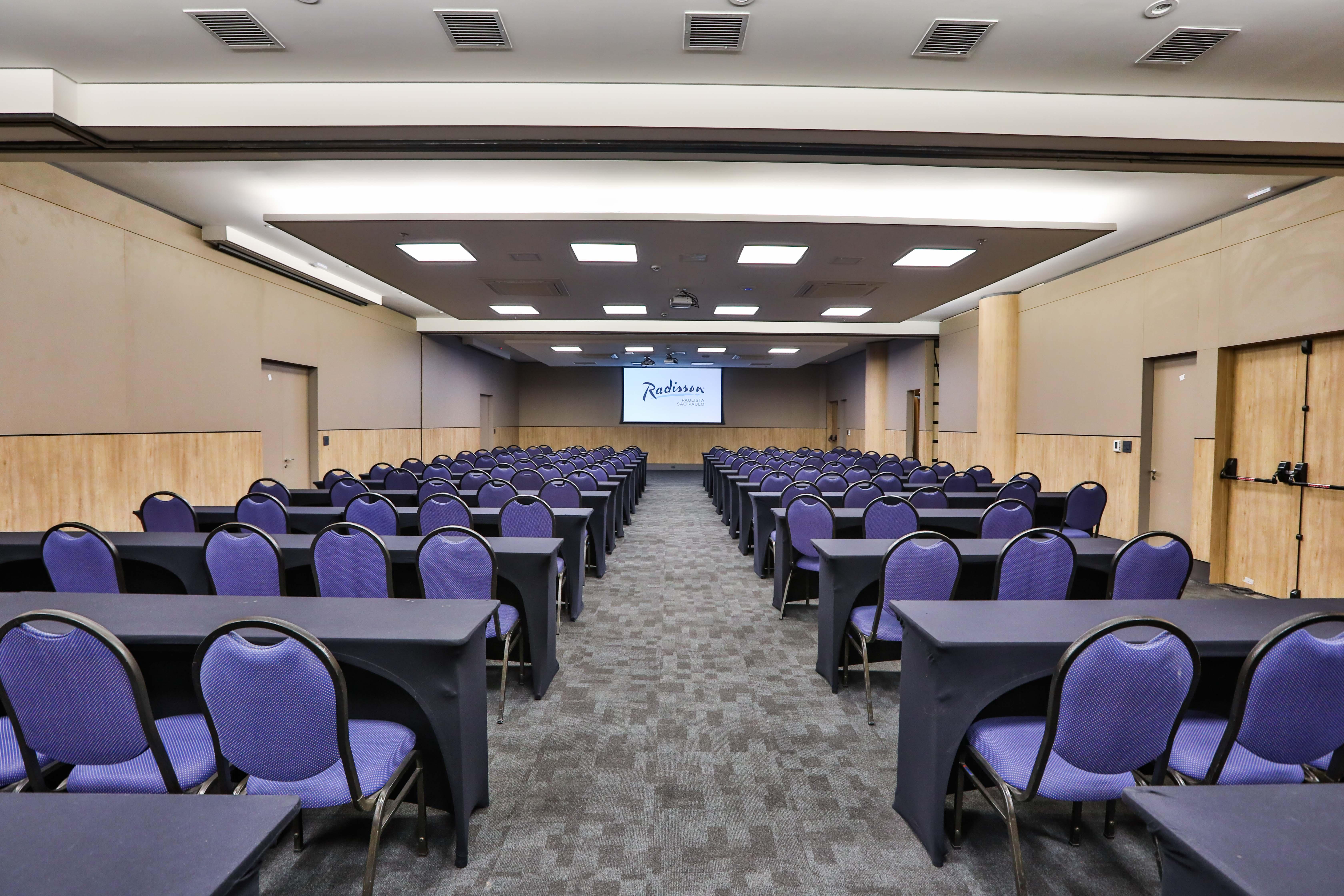 Radisson Sao Paulo Paulista Hotel ภายนอก รูปภาพ A typical classroom at the University of the Philippines Diliman
