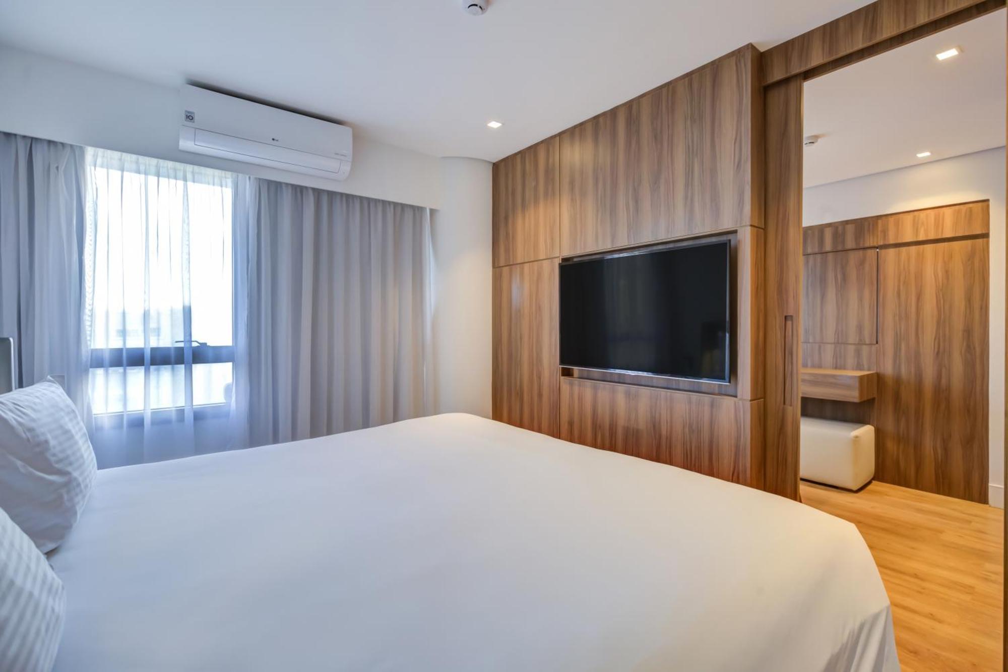 Radisson Sao Paulo Paulista Hotel ภายนอก รูปภาพ A bedroom at the hotel