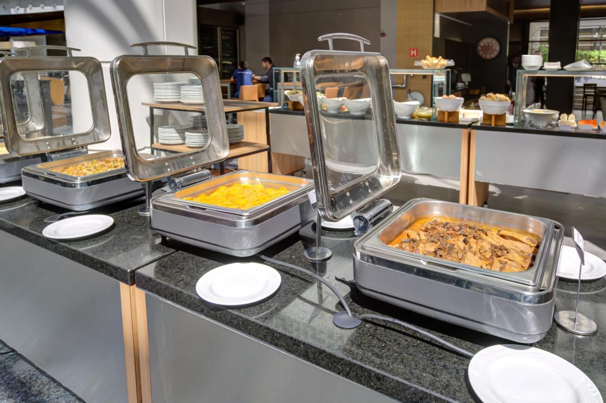 Radisson Sao Paulo Paulista Hotel ภายนอก รูปภาพ A chafing dish