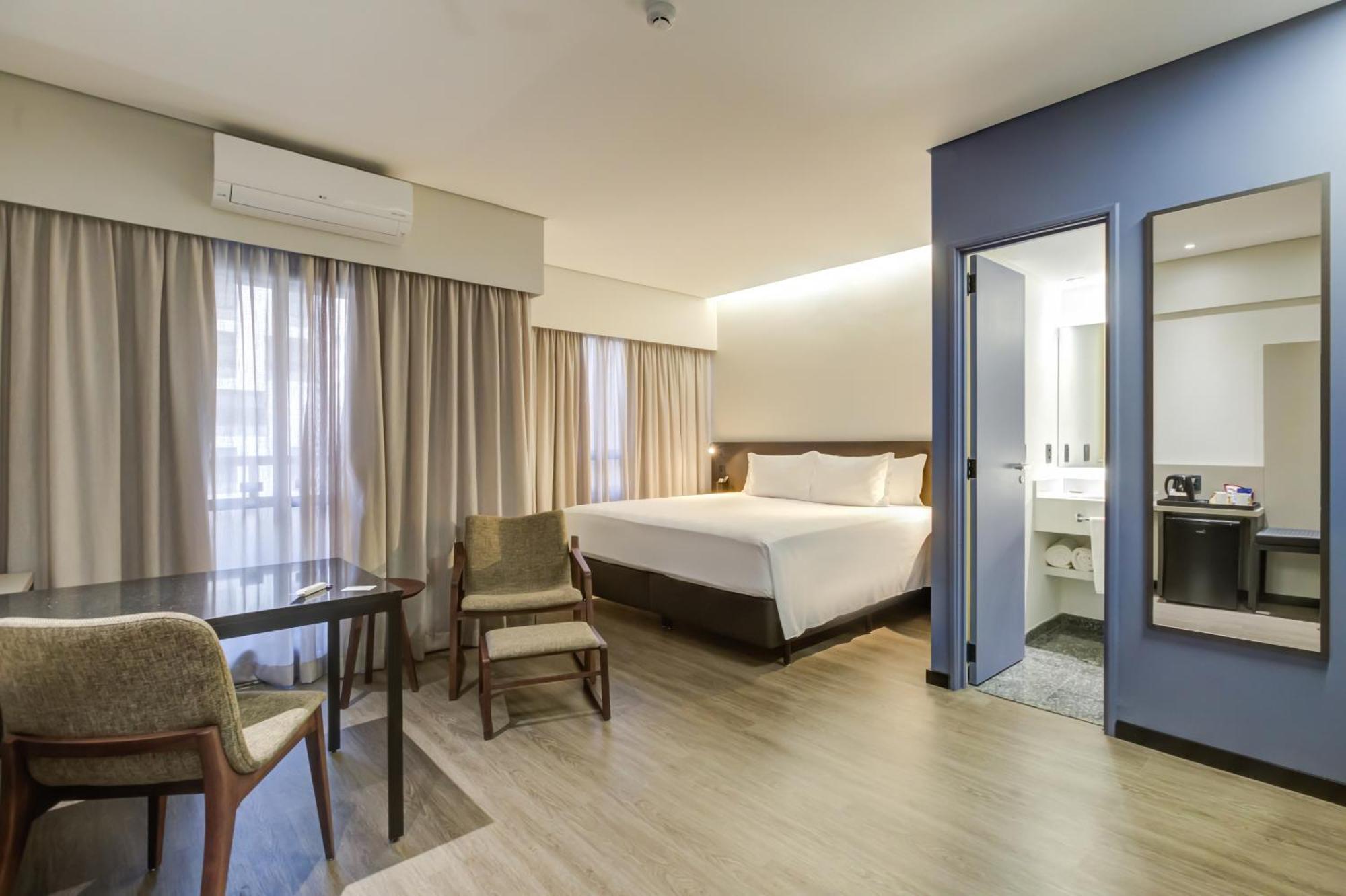 Radisson Sao Paulo Paulista Hotel ภายนอก รูปภาพ A room at the hotel