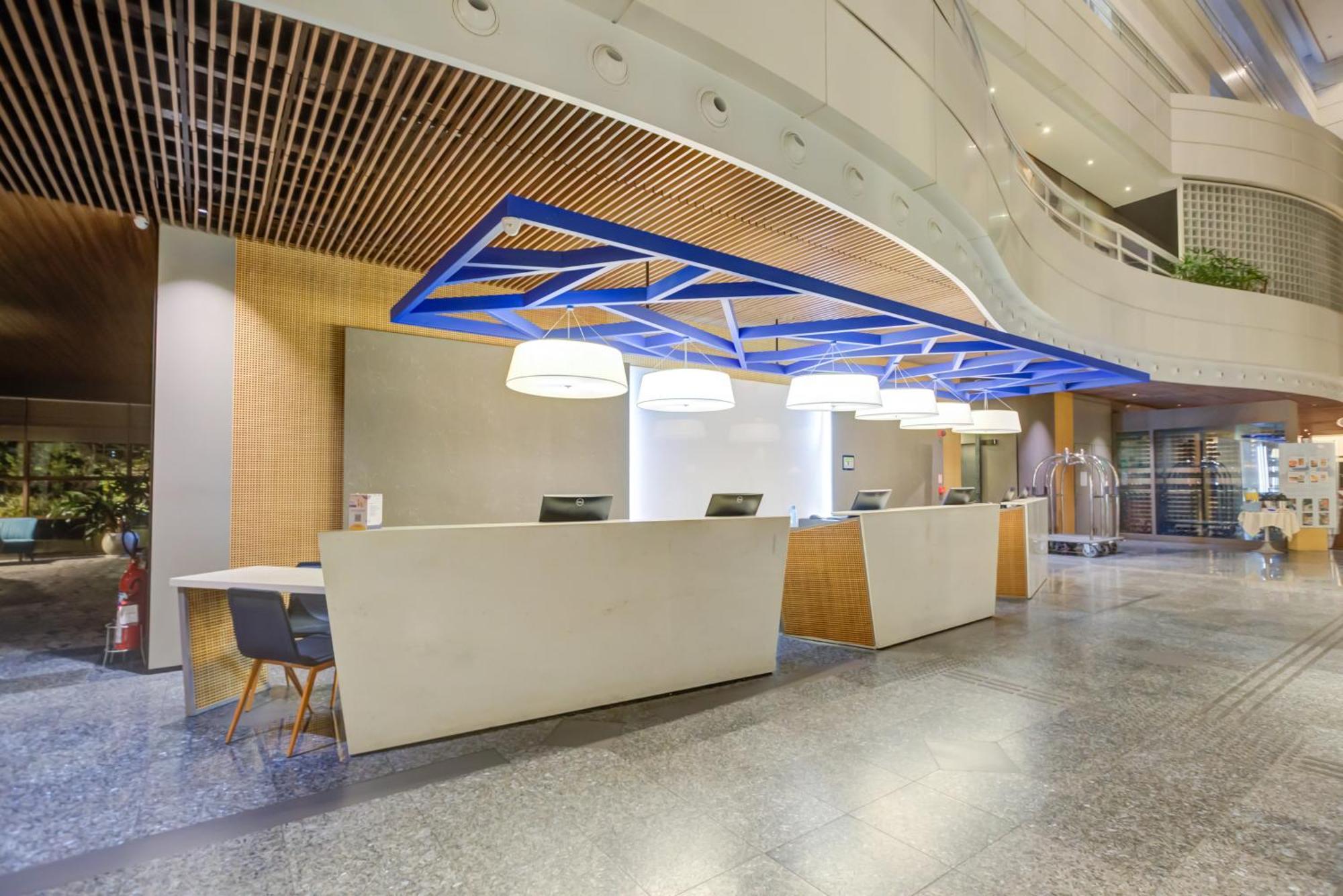Radisson Sao Paulo Paulista Hotel ภายนอก รูปภาพ The lobby of the new terminal