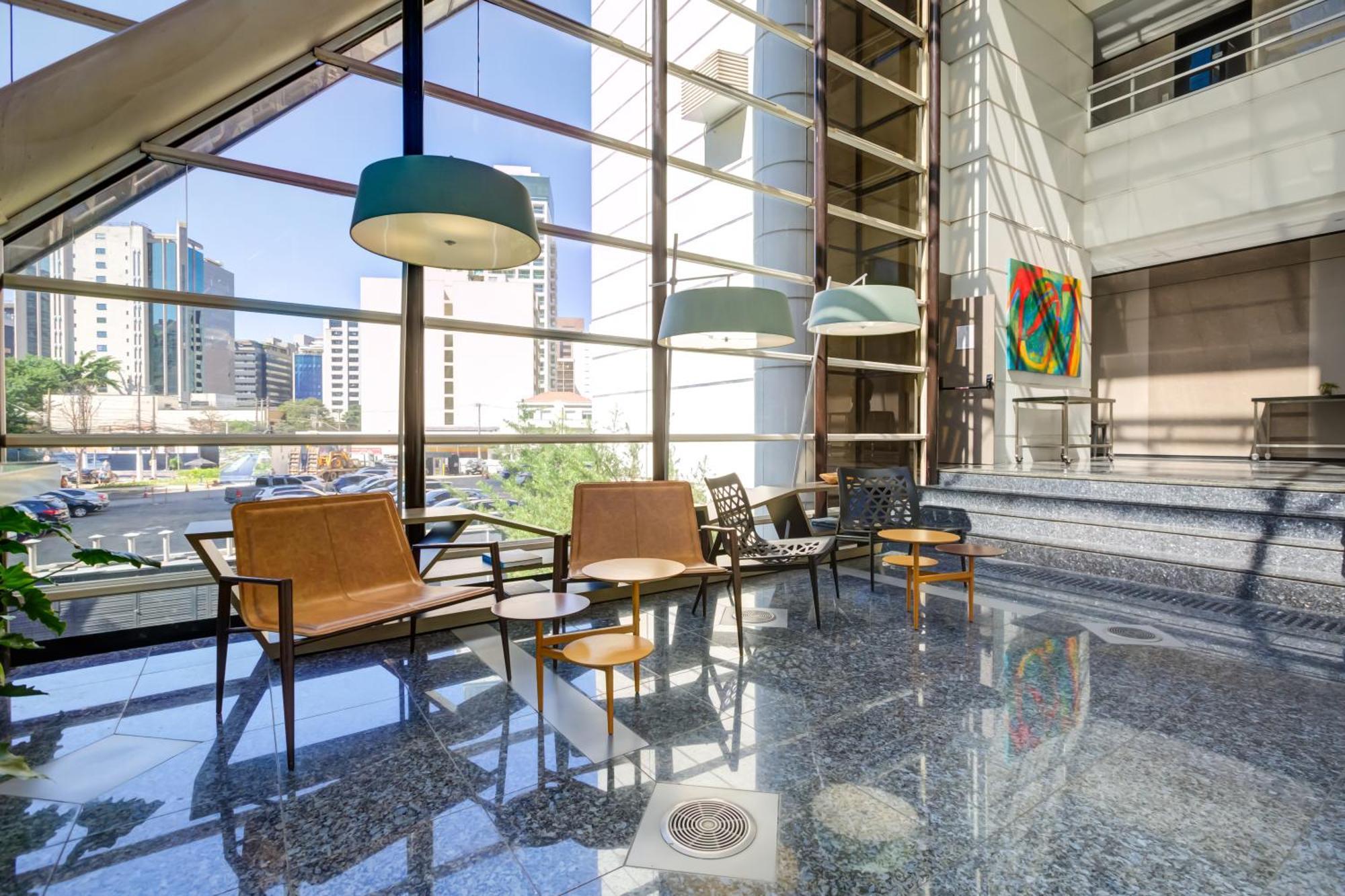 Radisson Sao Paulo Paulista Hotel ภายนอก รูปภาพ Interior of the library