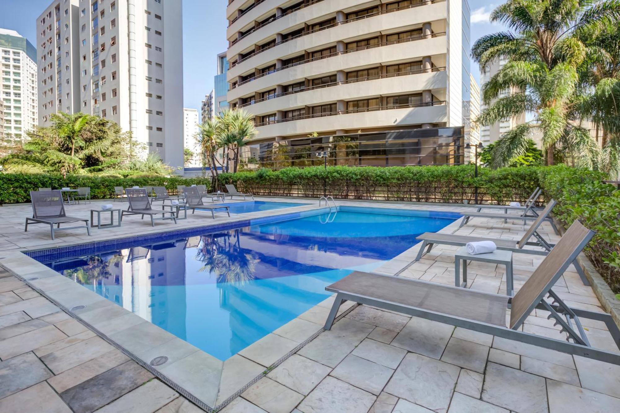 Radisson Sao Paulo Paulista Hotel ภายนอก รูปภาพ Swimming pool