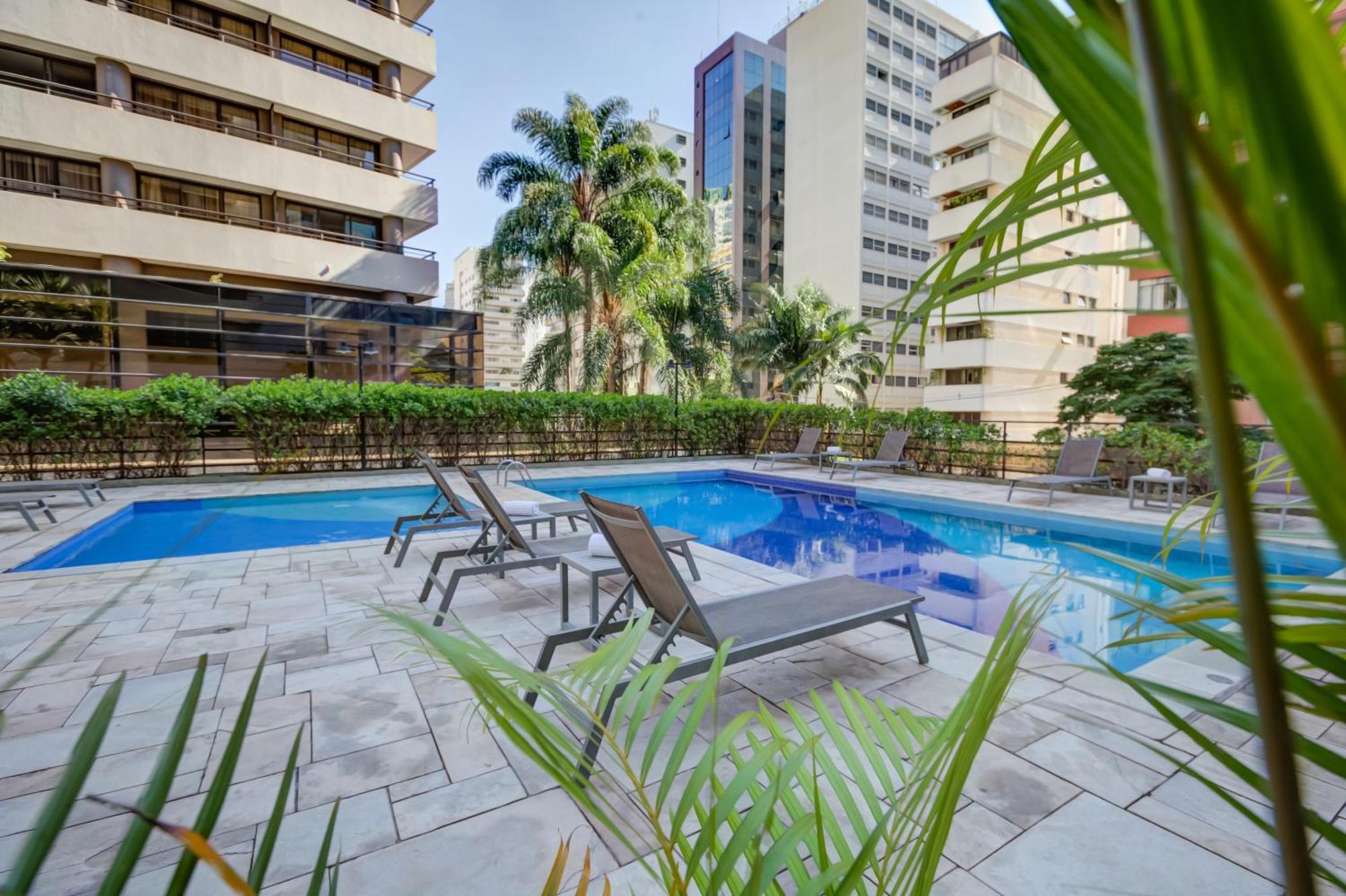 Radisson Sao Paulo Paulista Hotel ภายนอก รูปภาพ Hotel's pool